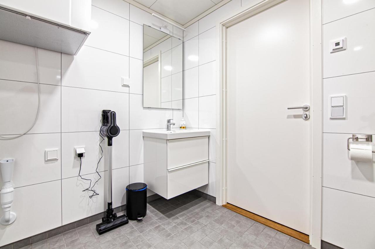 Stylish And Serviced Studio Apartment In Lofoten Svolvaer Bagian luar foto
